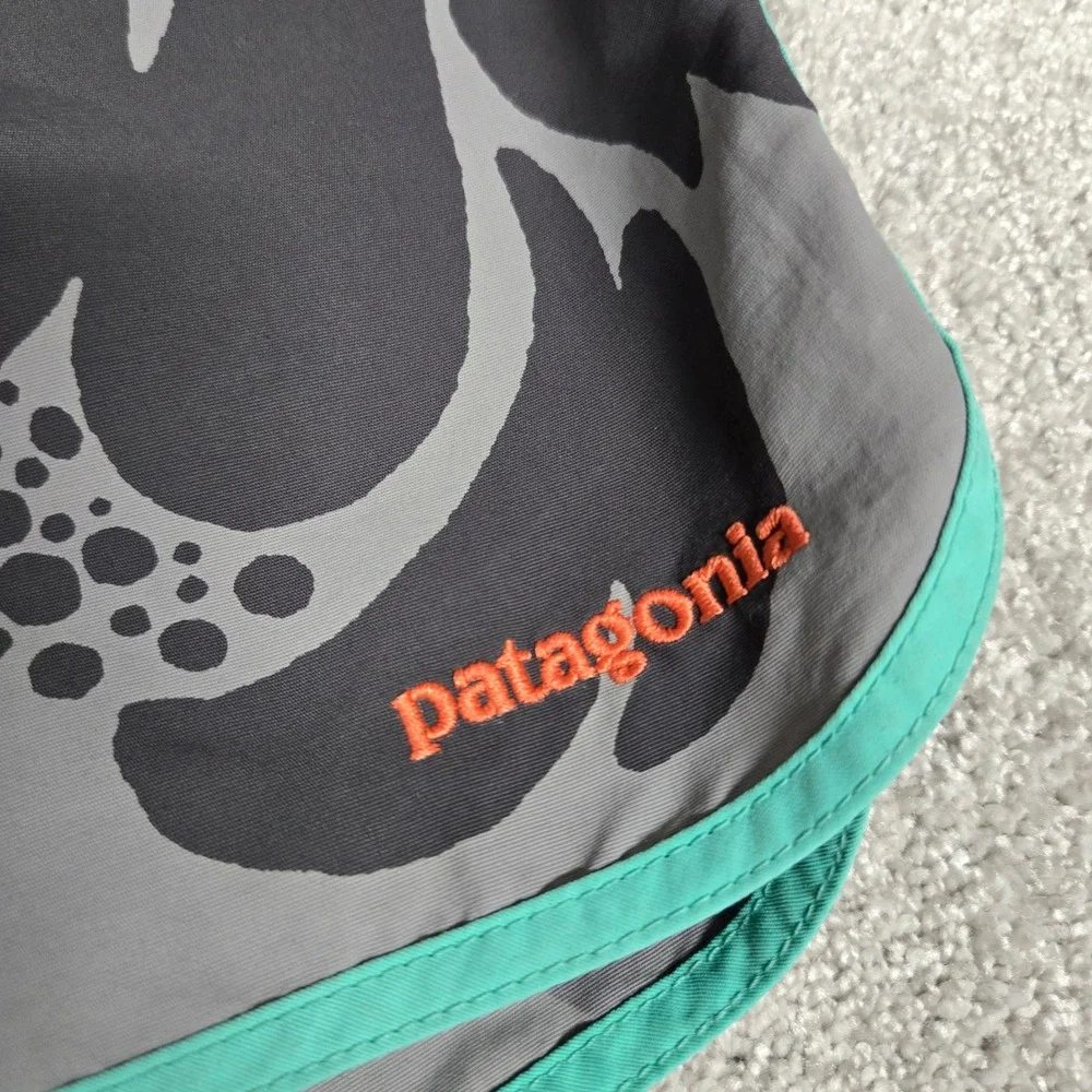 Patagonia Scallop Hem Wavefarer Board Shorts Gray Teal Floral Swim Trunks Sz 31